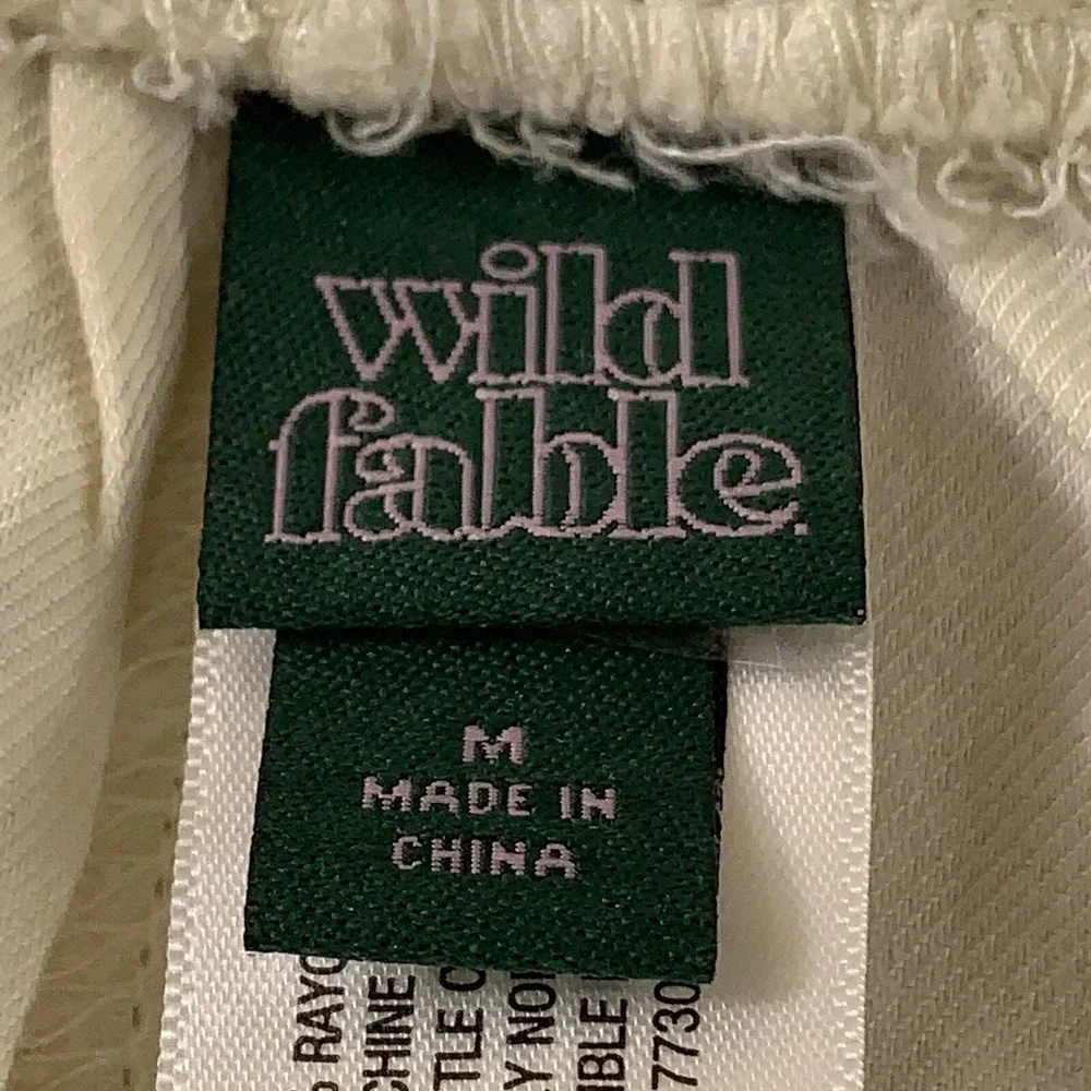 Wild Fable Womens Medium Off White Pocketed Elastic Waist Pull On Shorts NWT - Picture 2 of 7